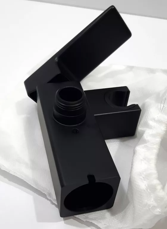 zestaw-podtynkowy-bidetowy-omnires-alton-czarny-marka-omnires