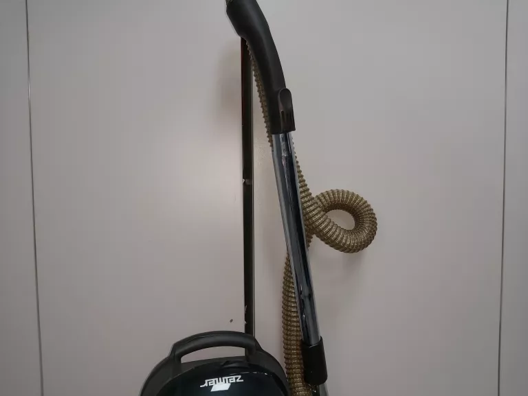 odkurzacz-zelmer-solaris-2200w-rury-rodzaj-odkurzacza-workowy