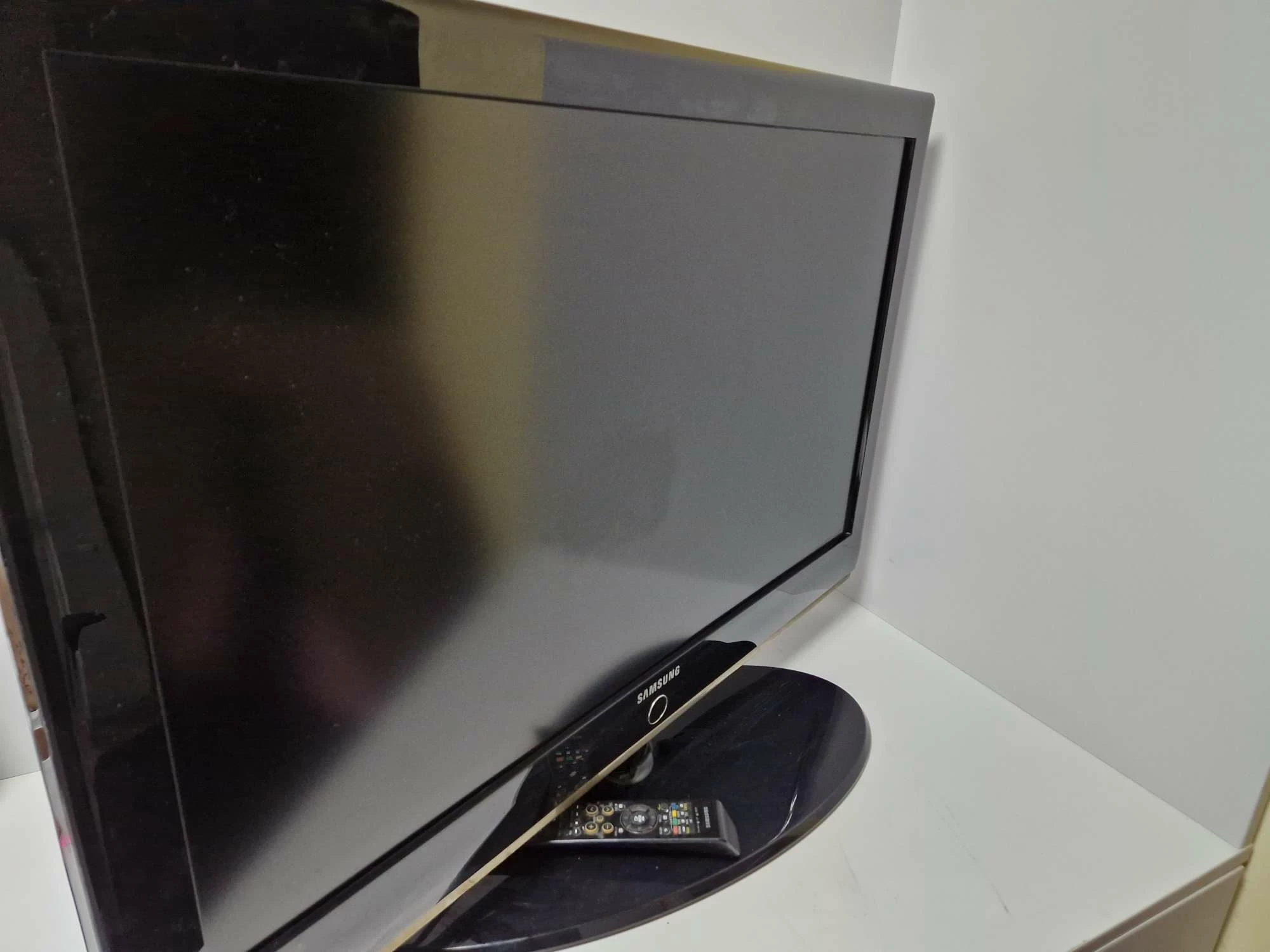 telewizor-samsung-37-le37m87bd-uszkodzony-odbior-osobisty-marka-samsung