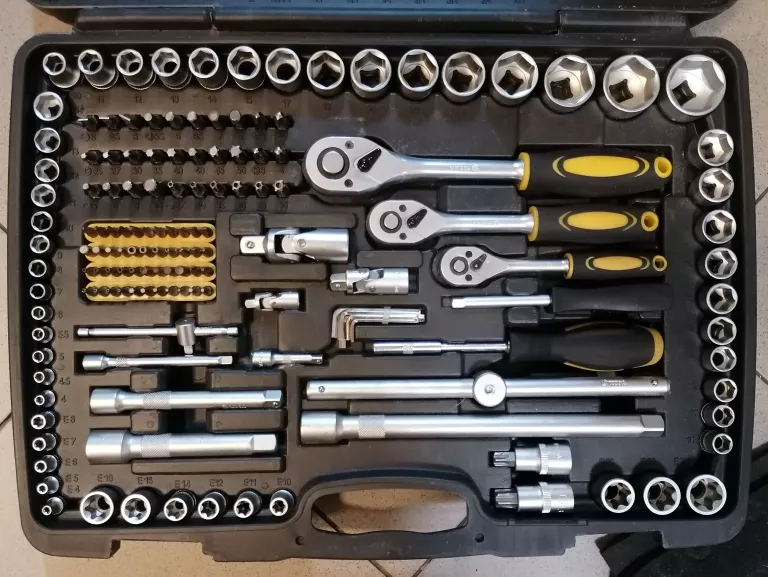 zestaw-narzedzi-vorel-58700-walizka-stan-uzywany