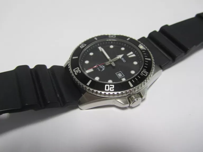 ZEGAREK CASIO MDV-106