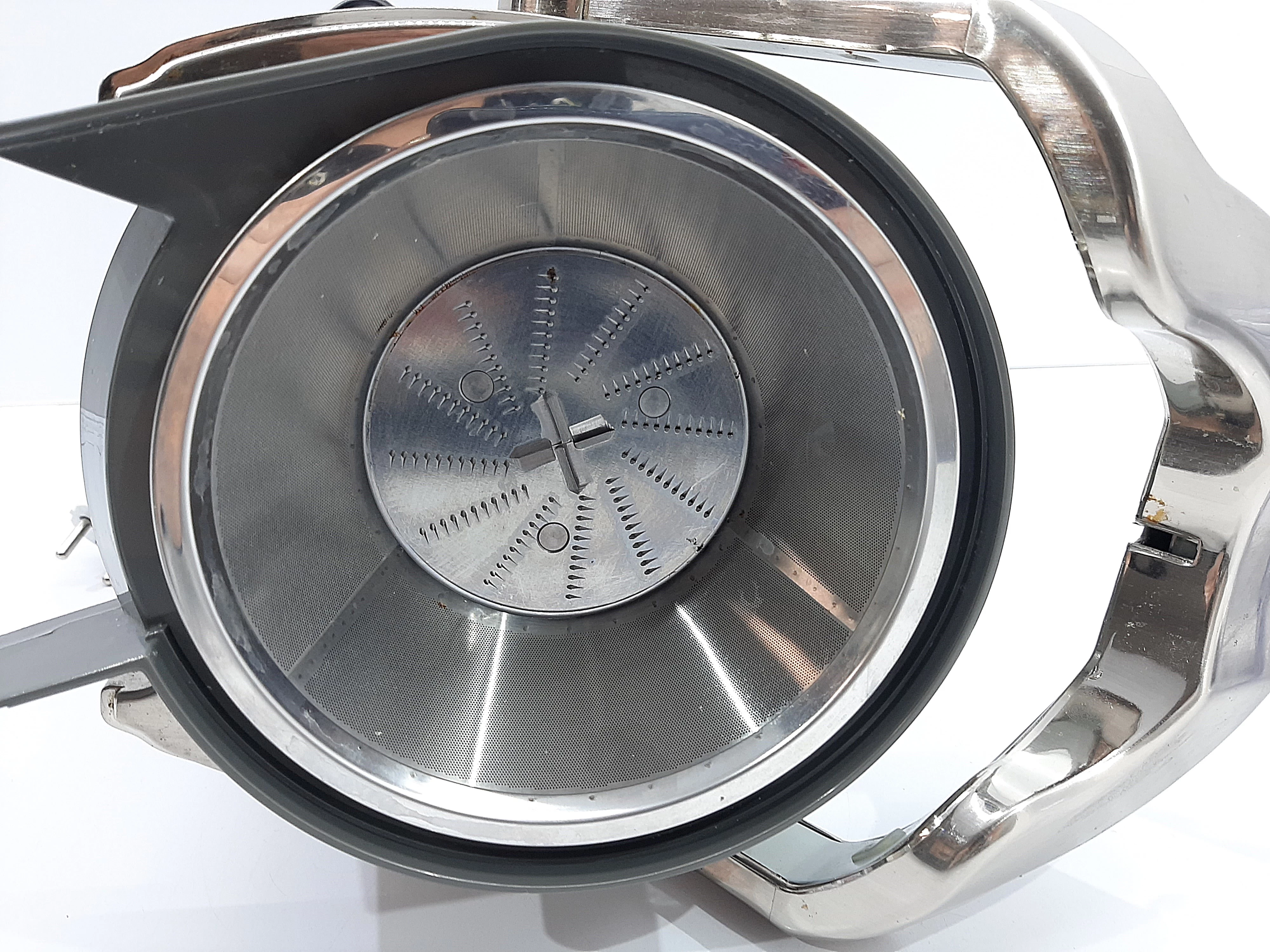 sokowirowka-breville-je24-zalaczone-wyposazenie-pojemnik-na-miazsz