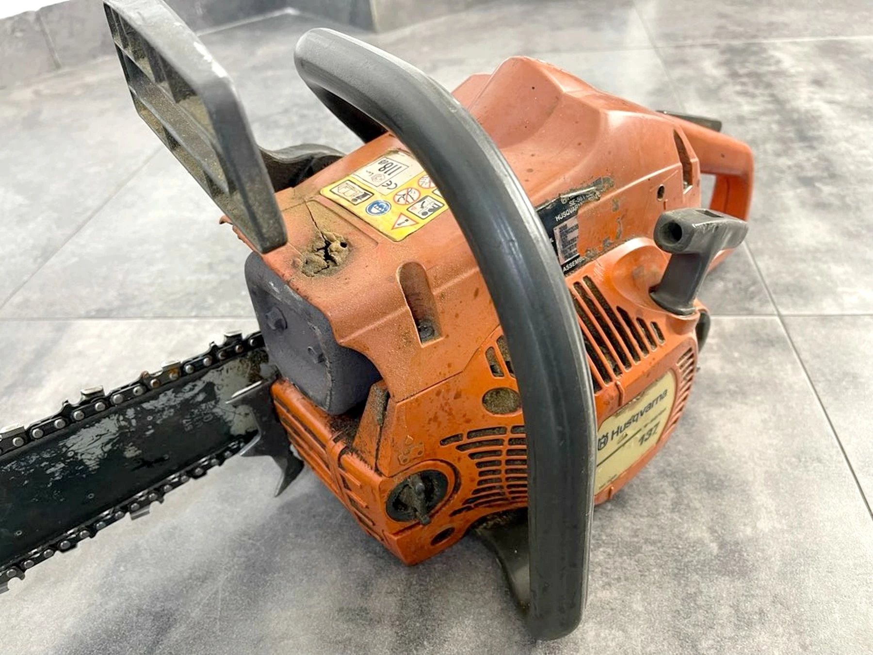 pila-lancuchowa-husqvarna-137-1600-w-22-km-stan-uzywany