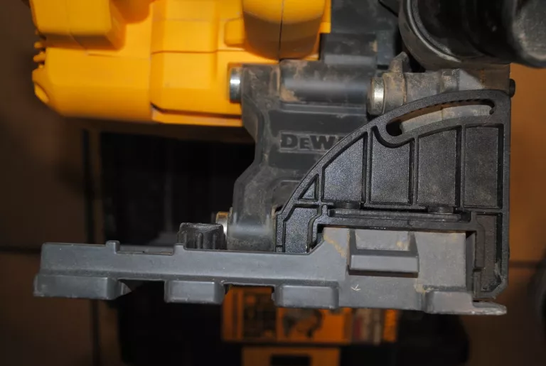 DEWALT DCS520