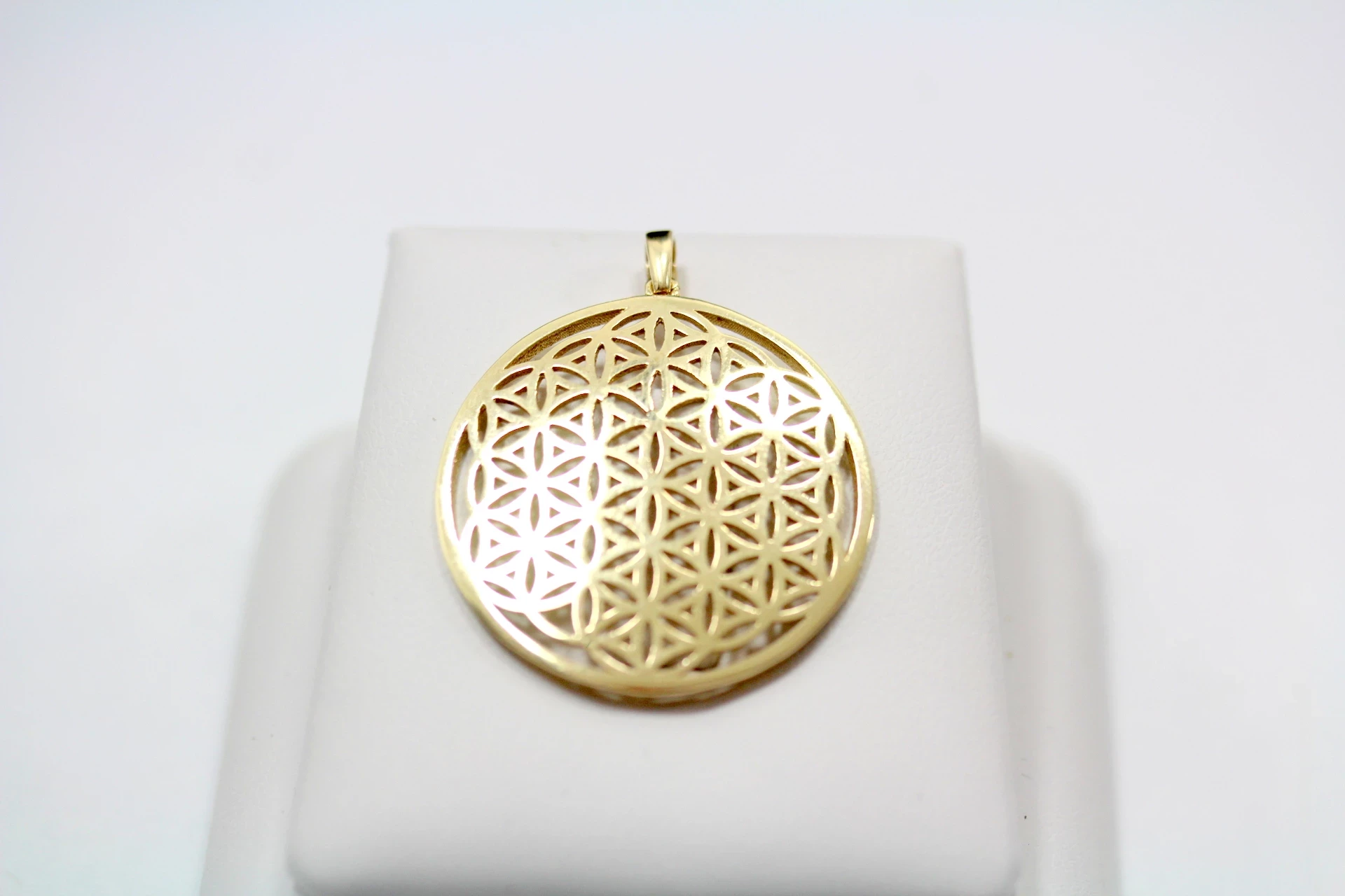 zjawiskowa-zlota-zawieszka-wkruk-pr585-kolor-dominujacy-zloty