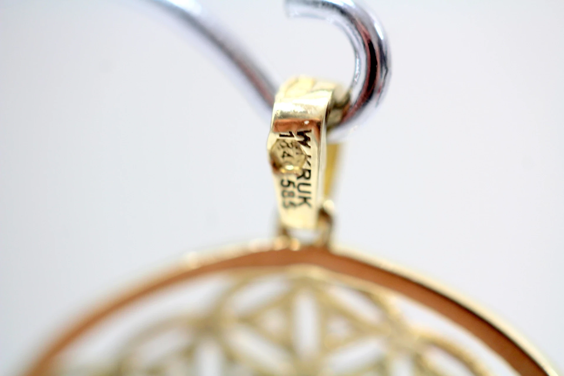 zjawiskowa-zlota-zawieszka-wkruk-pr585-kamien-bez-kamienia