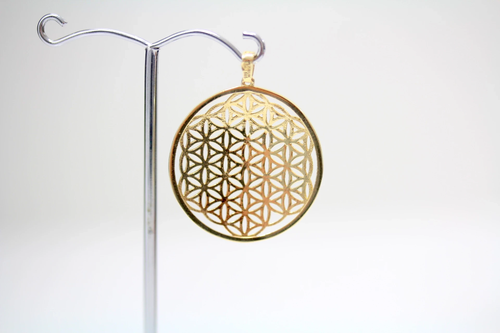 zjawiskowa-zlota-zawieszka-wkruk-pr585-material-zloto