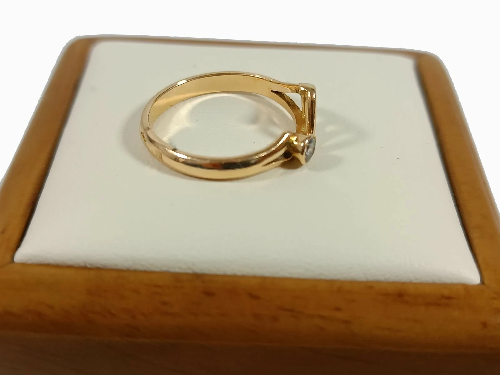 piekny-zloty-pierscionek-pr-585-material-15835-2