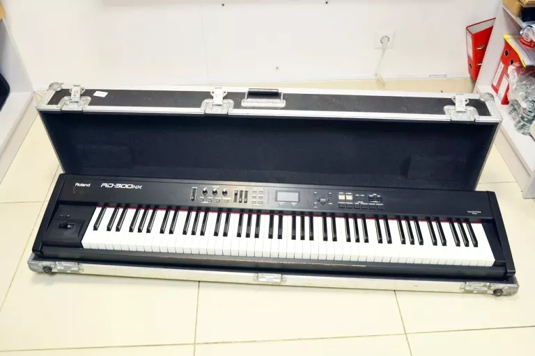 PIANINO CYFROWE ROLAND RD-300NX/METALOWY CASE