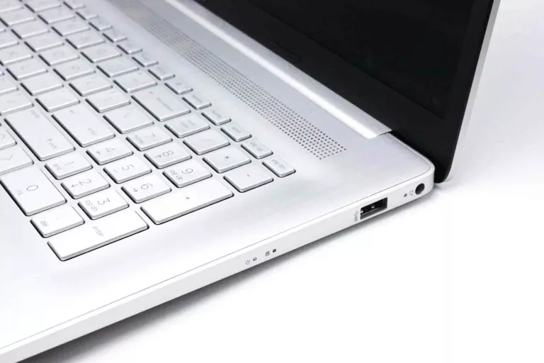 LAPTOP HP 17-CN0019NW N4020 8RAM 256SSD