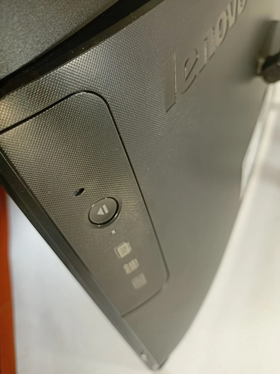 komputer-z-monitorem-lenovo-c20-00-f0bb-j3060-4gb-taktowanie-bazowe-procesora-160