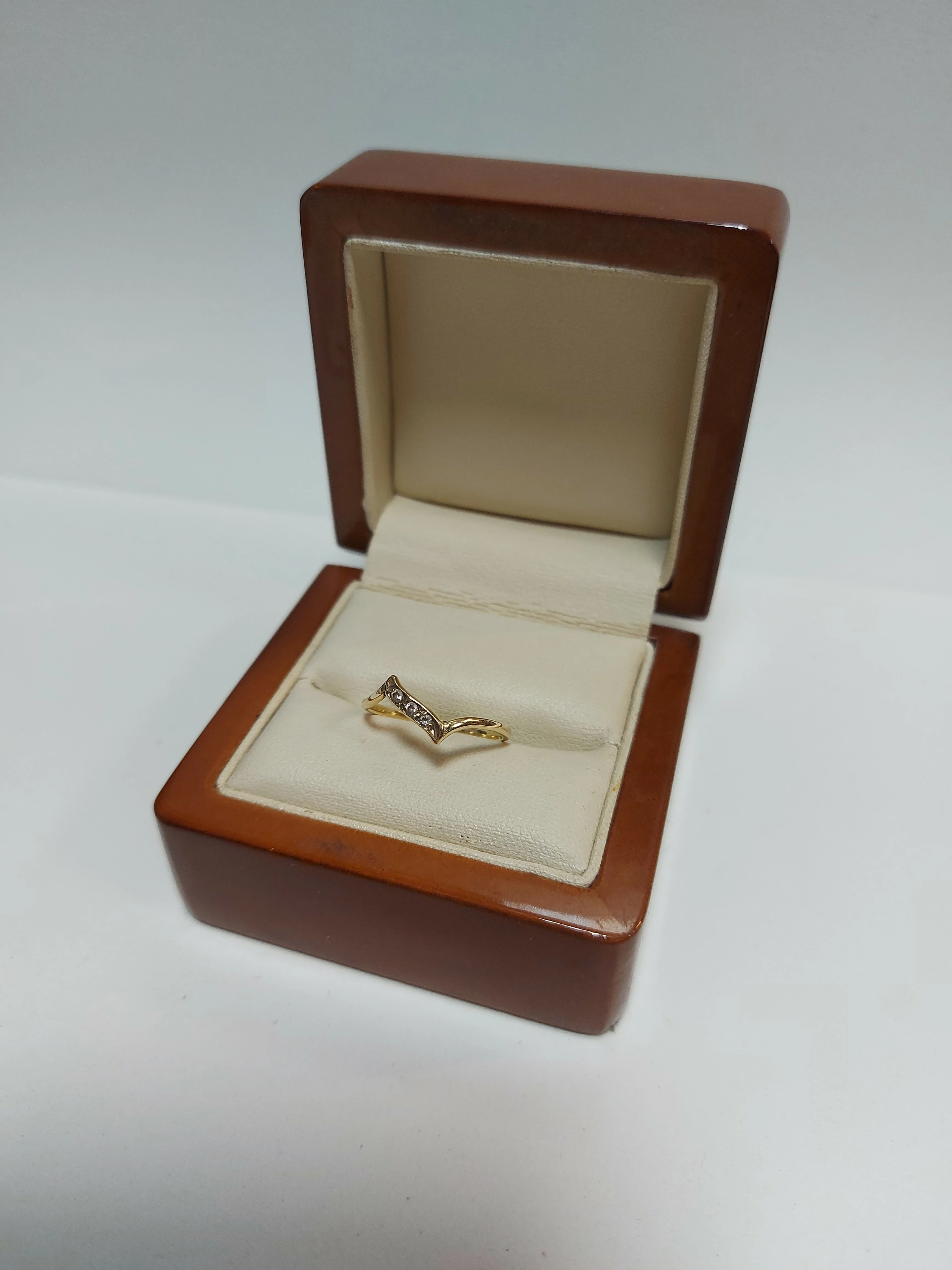 zloty-pierscionek-119-gr-585-pr-r16-ean-gtin-5903772052084