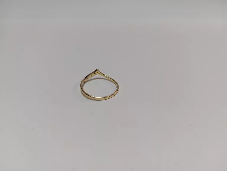 ZŁOTY PIERŚCIONEK 1,19 GR 585 PR R:16