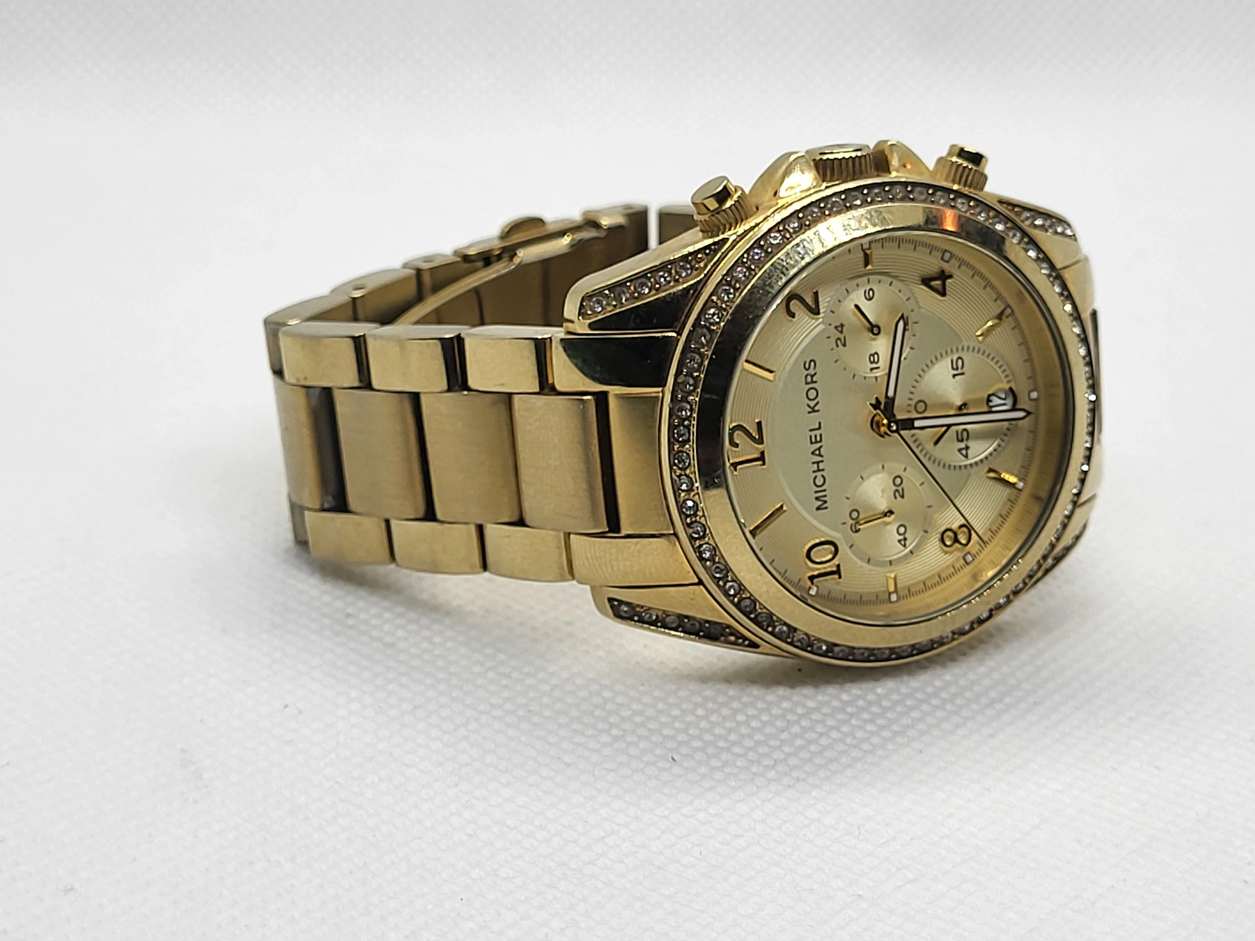 zegarek-damski-michael-kors-mk5166-ksztalt-koperty-okragla