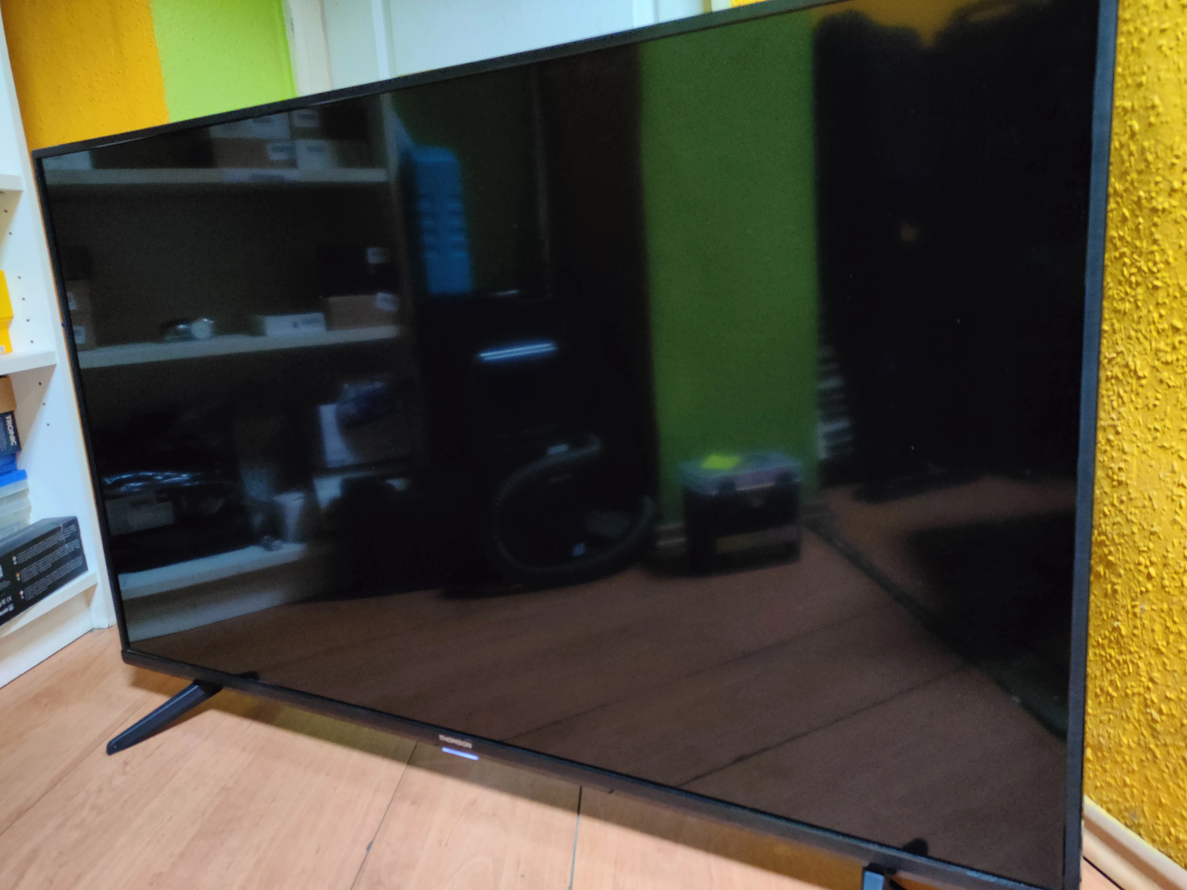 telewizor-led-thomson-50ug6300-pilot-polecamy-stan-uzywany