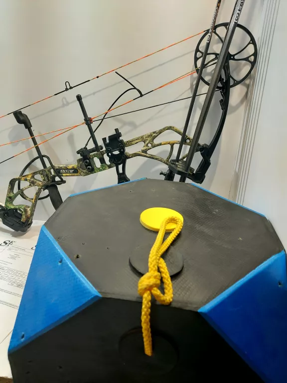 ŁUK BLOCZKOWY BEAR ARCHERY SPECIES LD + DODATKI