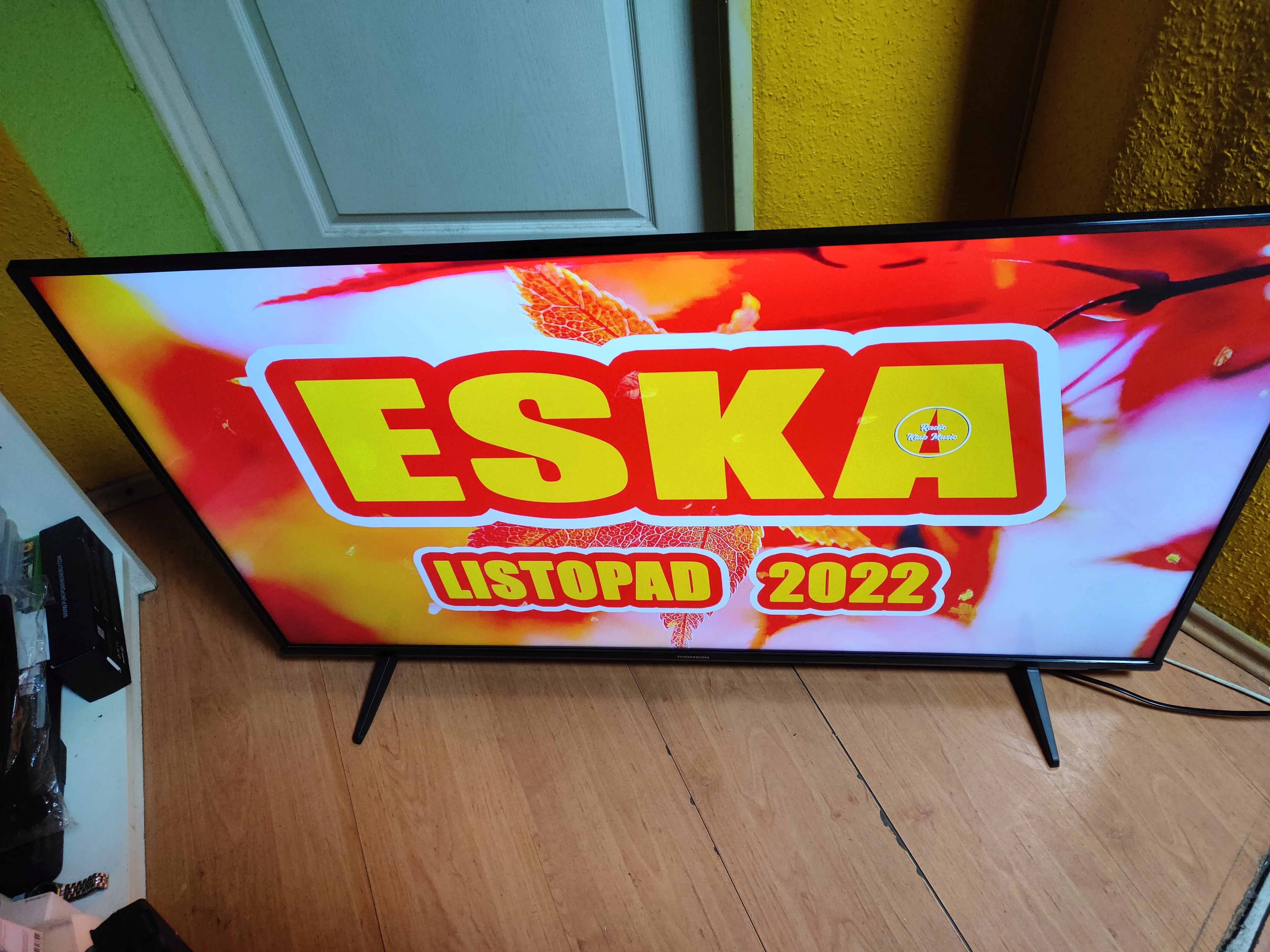 telewizor-led-thomson-50ug6300-pilot-polecamy-smart-tv-saphi