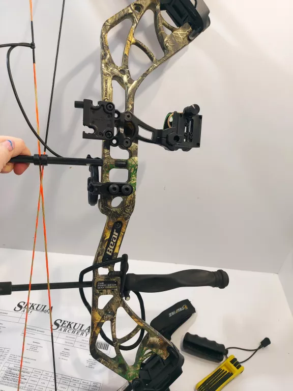 ŁUK BLOCZKOWY BEAR ARCHERY SPECIES LD + DODATKI