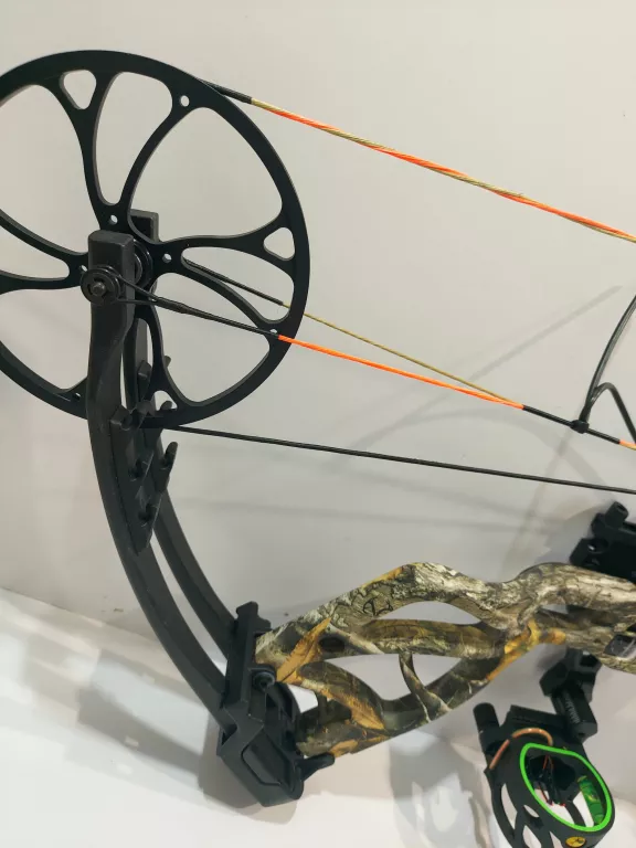 ŁUK BLOCZKOWY BEAR ARCHERY SPECIES LD + DODATKI