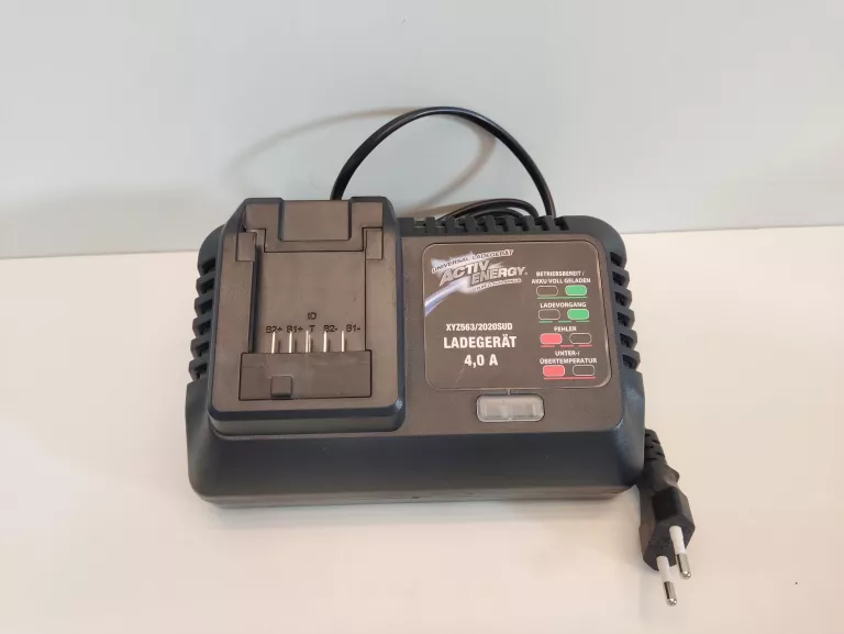 UNIWERSALNA ŁADOWARKA AKUMULATOROWA ACTIV ENERGY