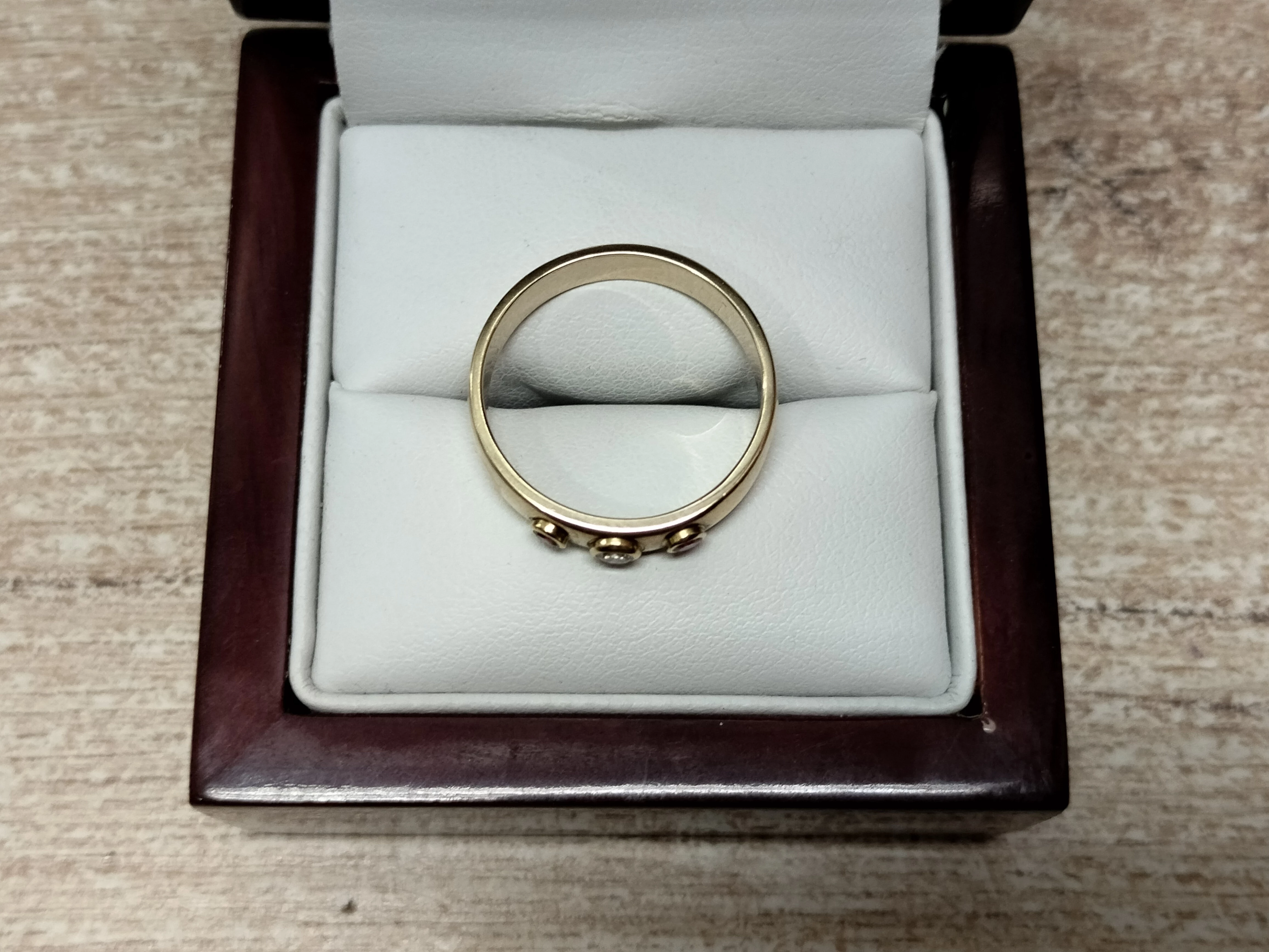 zloty-pierscionek-9k-diament-2x-rodofit-rodzaj-wyrob-jubilerski