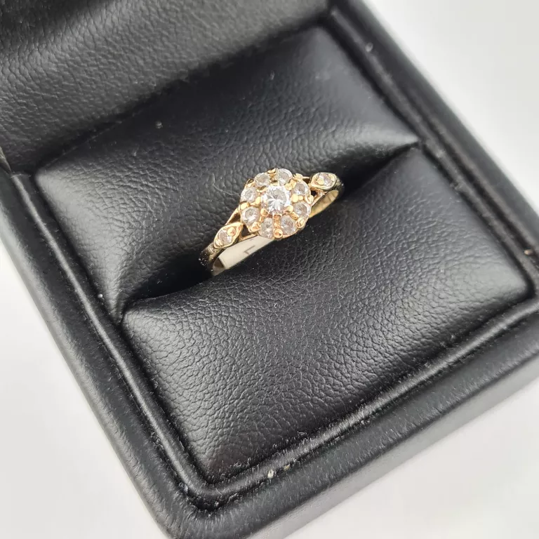 drobny-zloty-pierscionek-kwiat-585-stan-uzywany