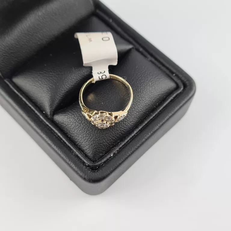 drobny-zloty-pierscionek-kwiat-585-material-zloto