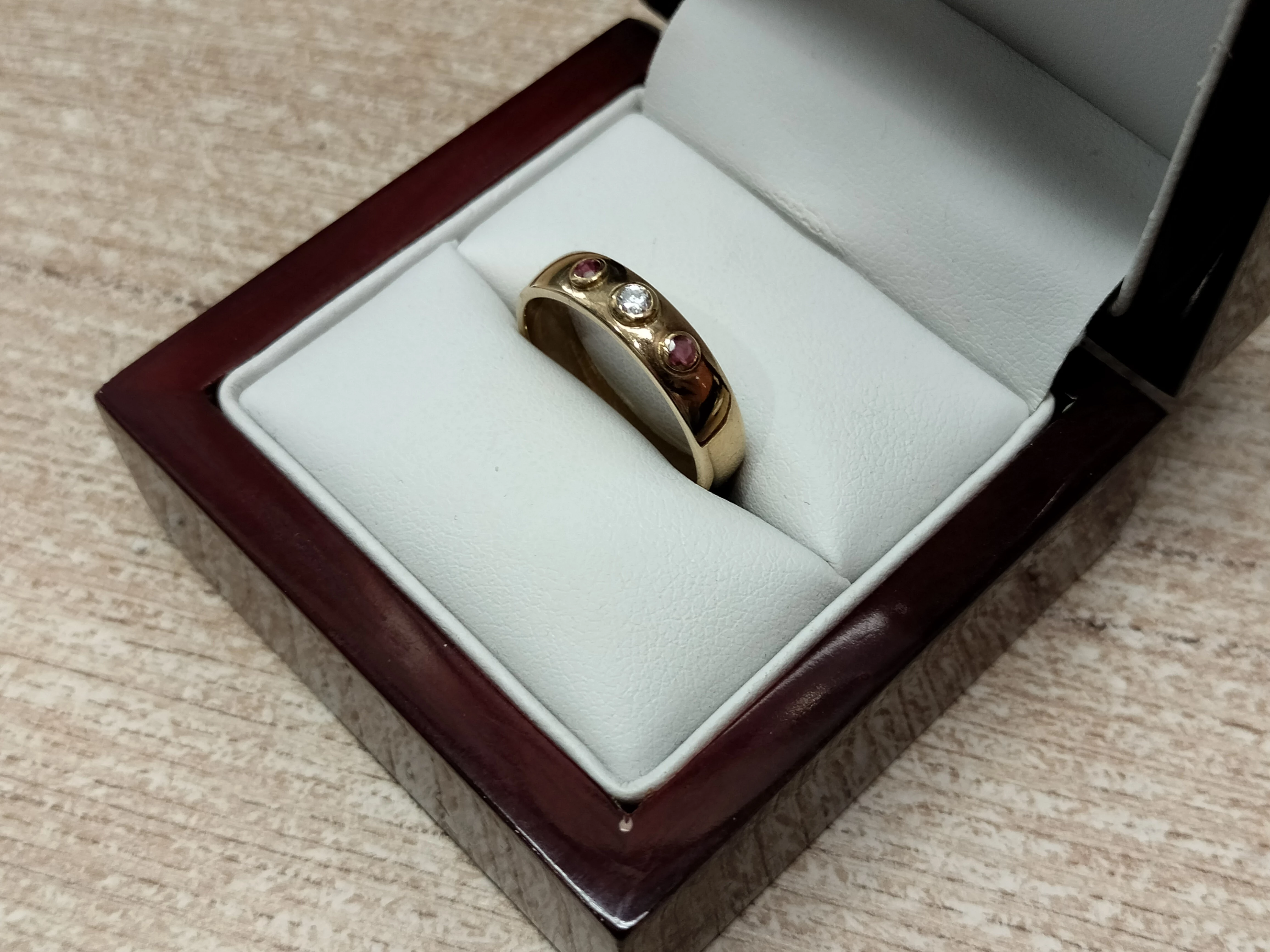 zloty-pierscionek-9k-diament-2x-rodofit-kamien-brylant