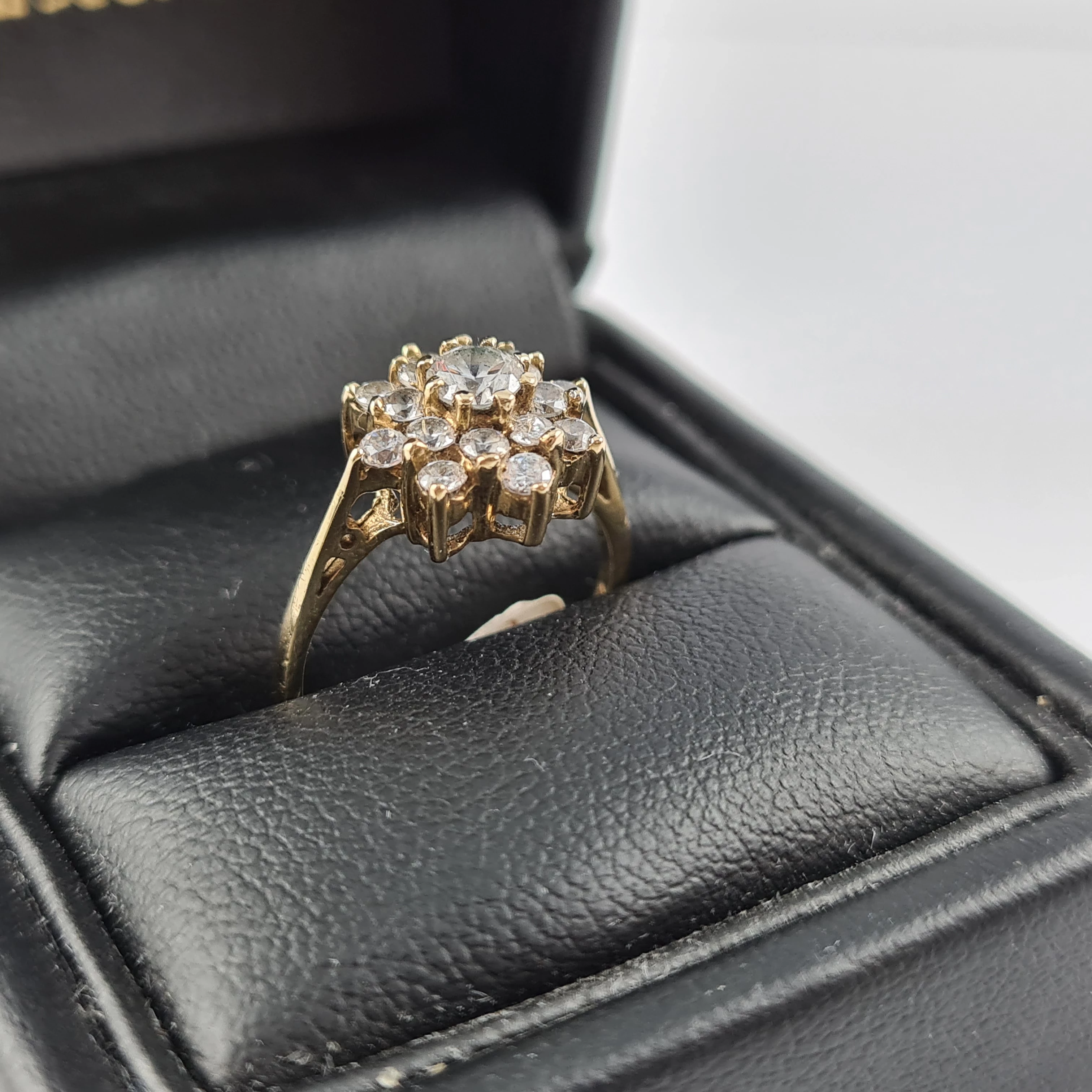 piekny-zloty-pierscionek-kwiat-333-marka-inna-marka