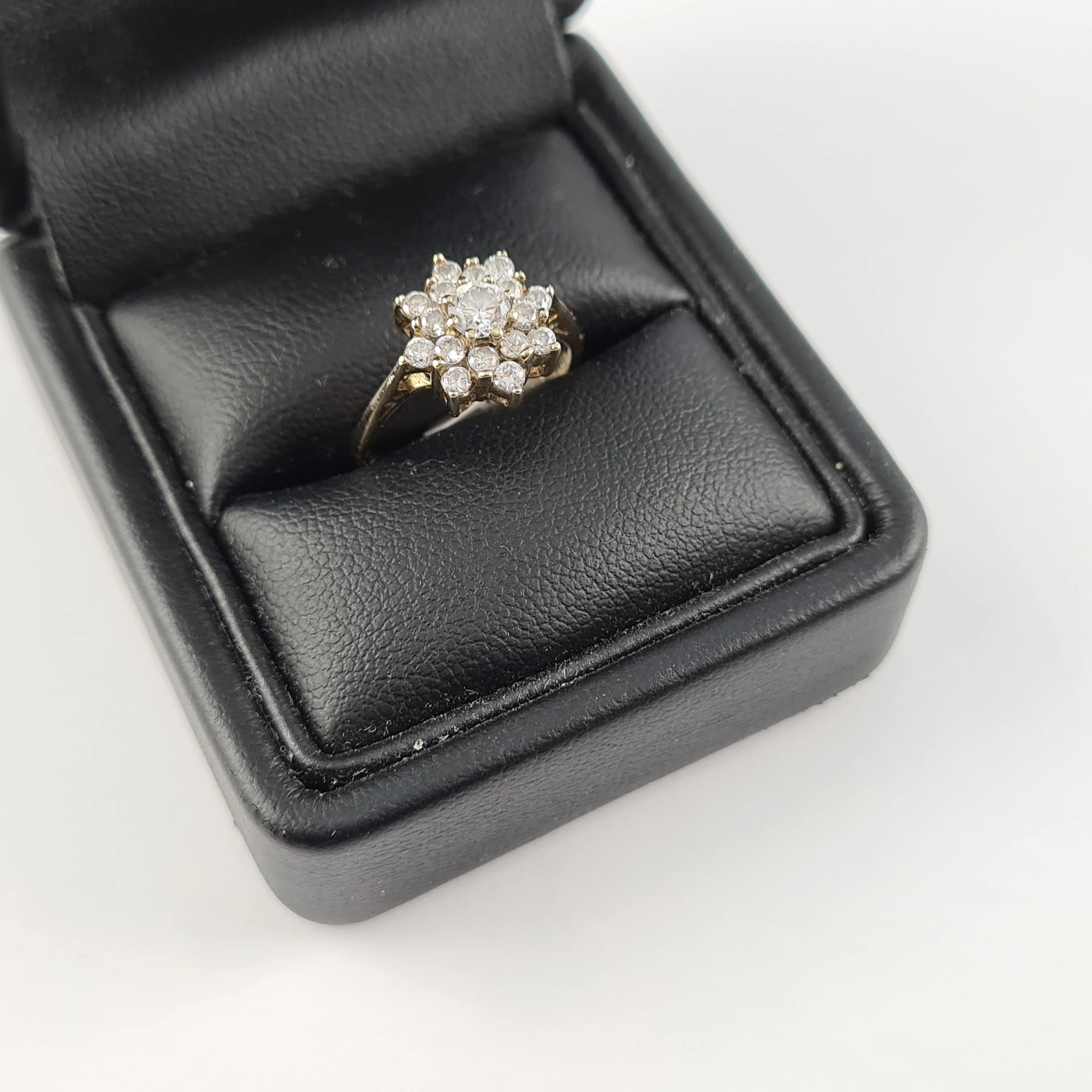 piekny-zloty-pierscionek-kwiat-333-mickiewicza-12-pelplin