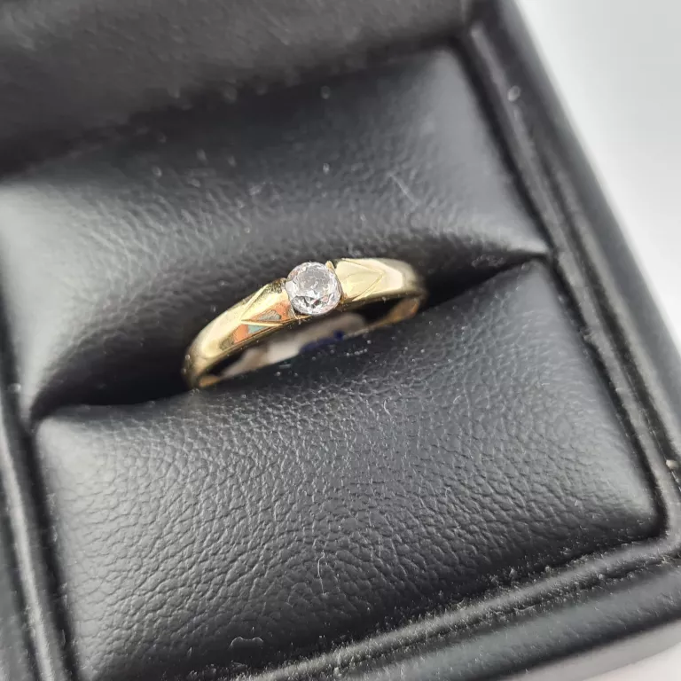 delikatny-zloty-pierscionek-oczko-333-marka-inna-marka