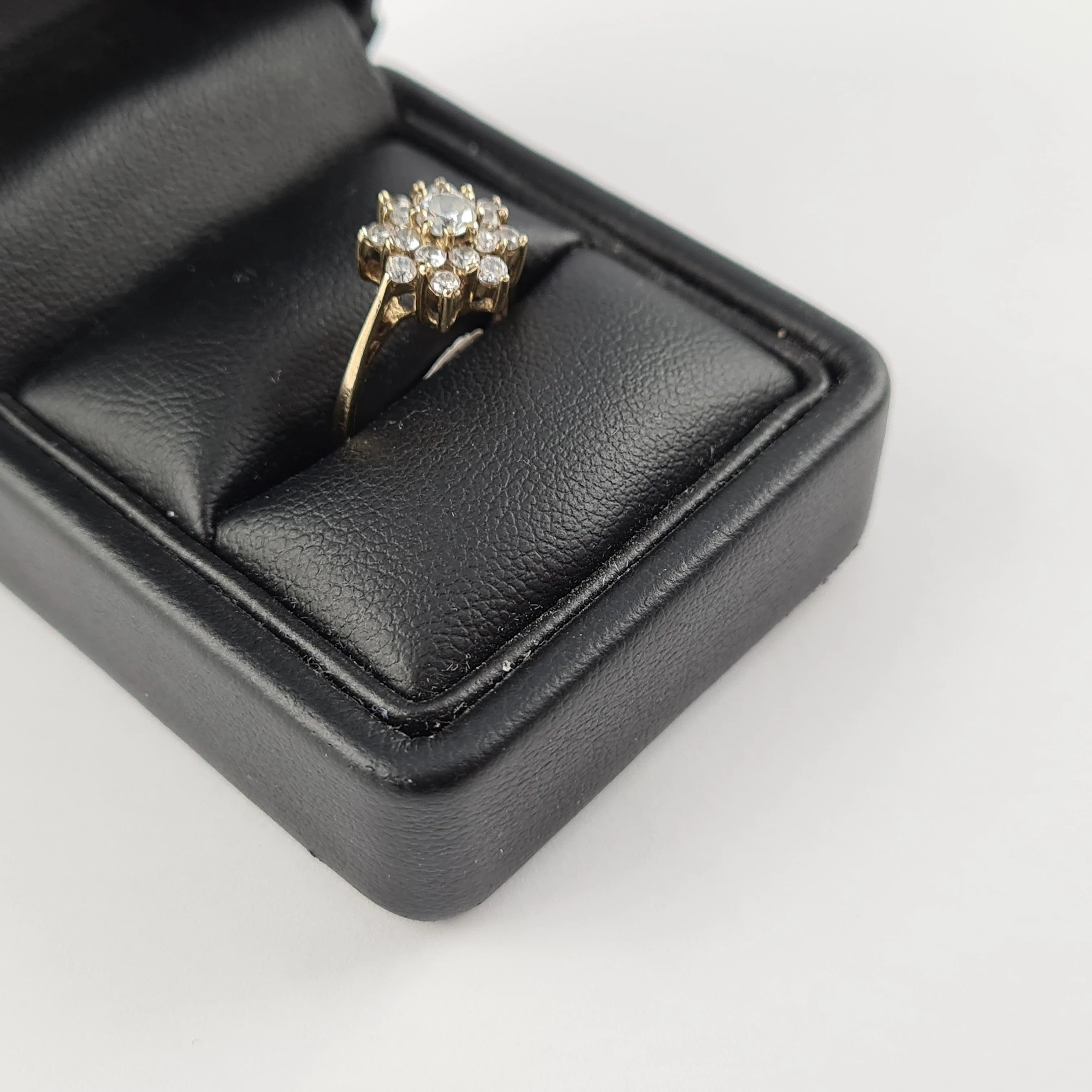 piekny-zloty-pierscionek-kwiat-333-rodzaj-wyrob-jubilerski