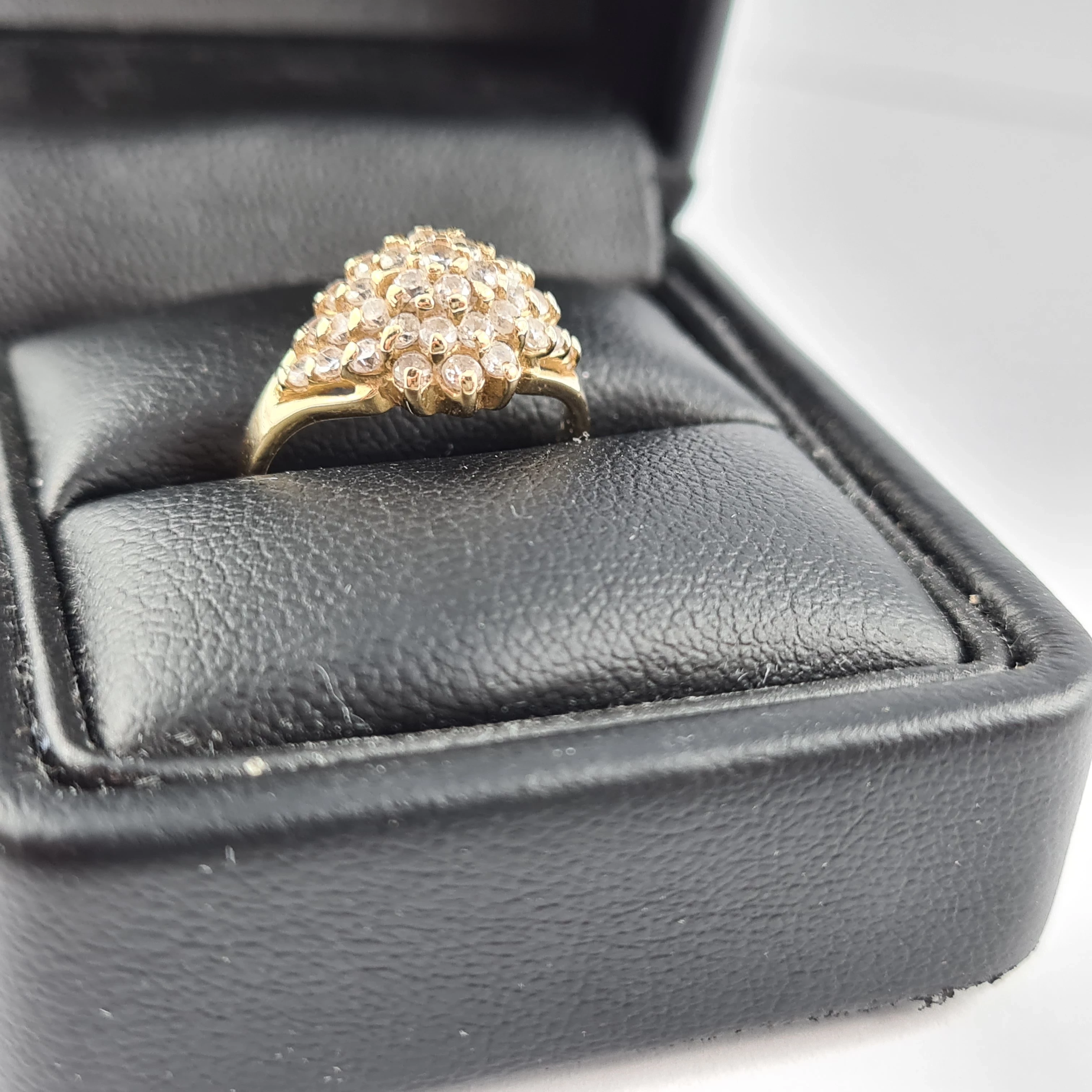 piekny-ozdobny-pierscionek-585-stan-uzywany