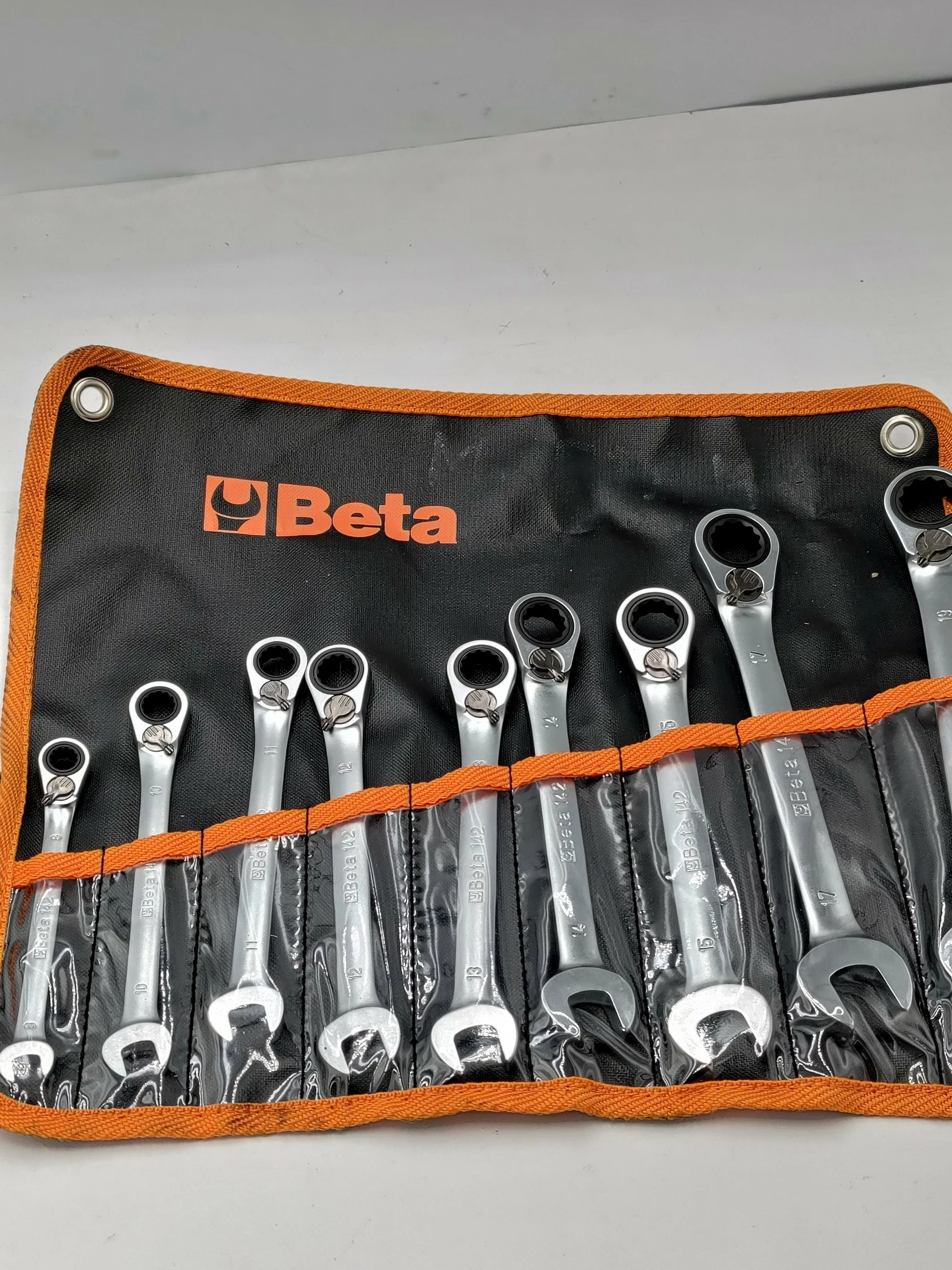 zestaw-kluczy-beta-142-z-mechanizmem-zapadkowym-stan-uzywany