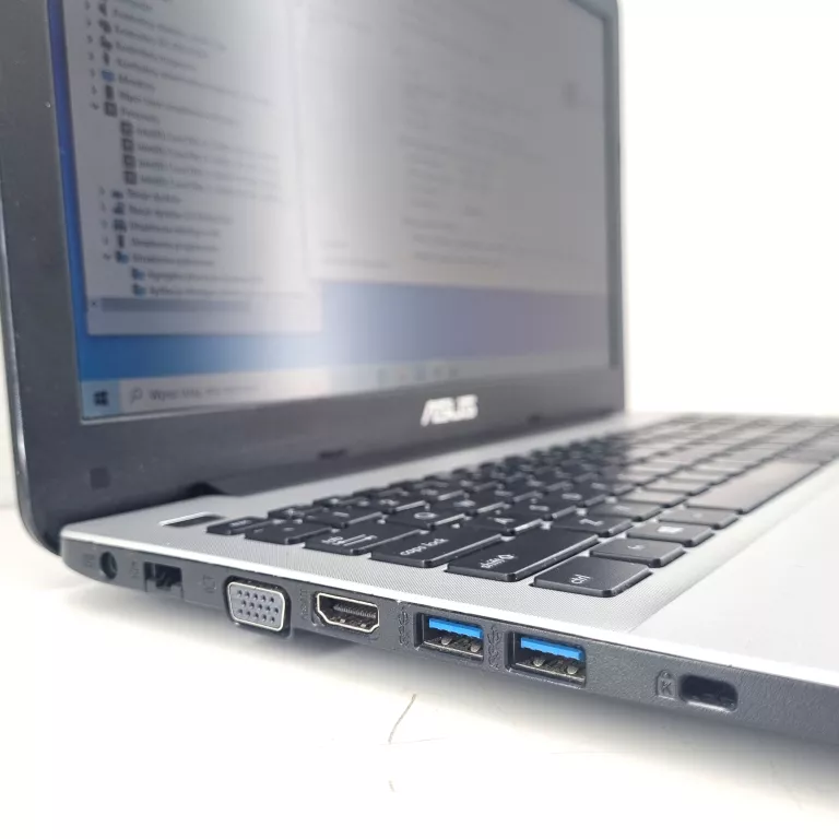 LAPTOP ASUS F555L I5-5200U 8GB RAM 1TB GFORCE 920