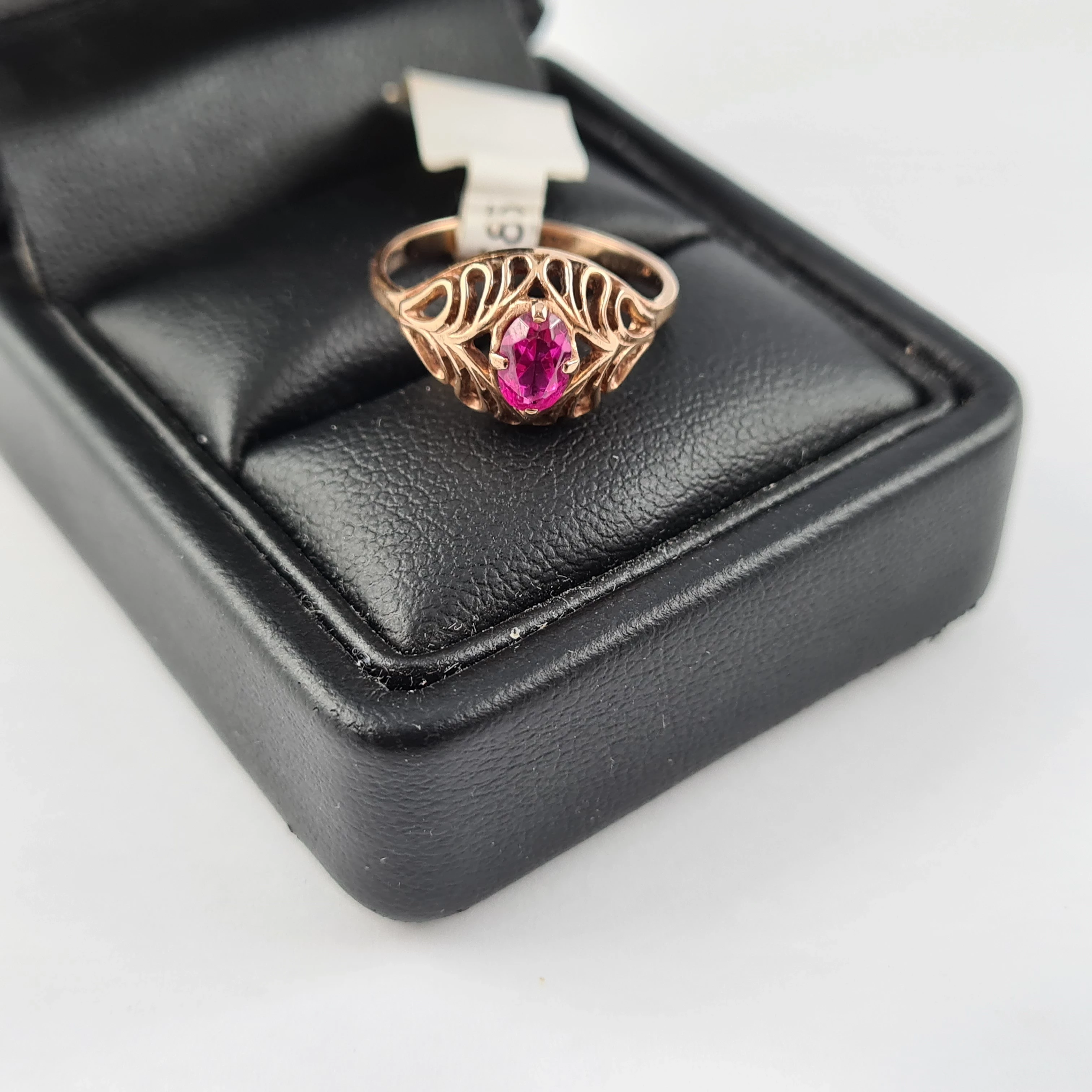 zdobiony-pierscionek-z-czerwonym-oczkiem-585-kamien-cyrkonia