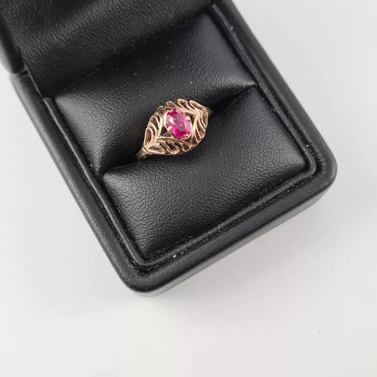 zdobiony-pierscionek-z-czerwonym-oczkiem-585-mickiewicza-12-pelplin