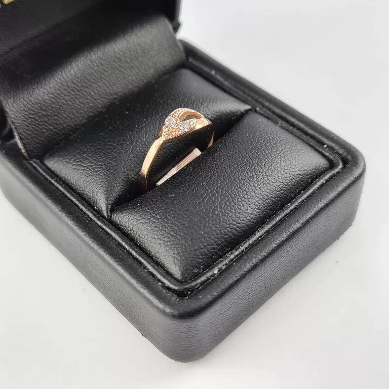 zloty-pierscionek-585-kamien-cyrkonia