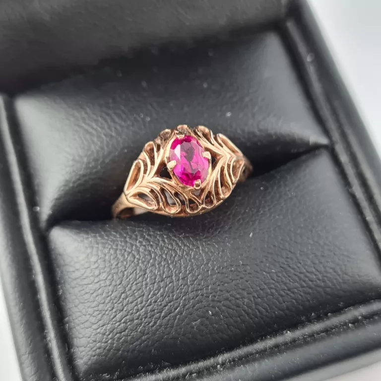 zdobiony-pierscionek-z-czerwonym-oczkiem-585-stan-uzywany