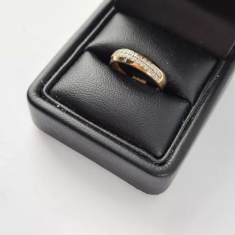 piekny-zloty-pierscionek-333-kamien-cyrkonia