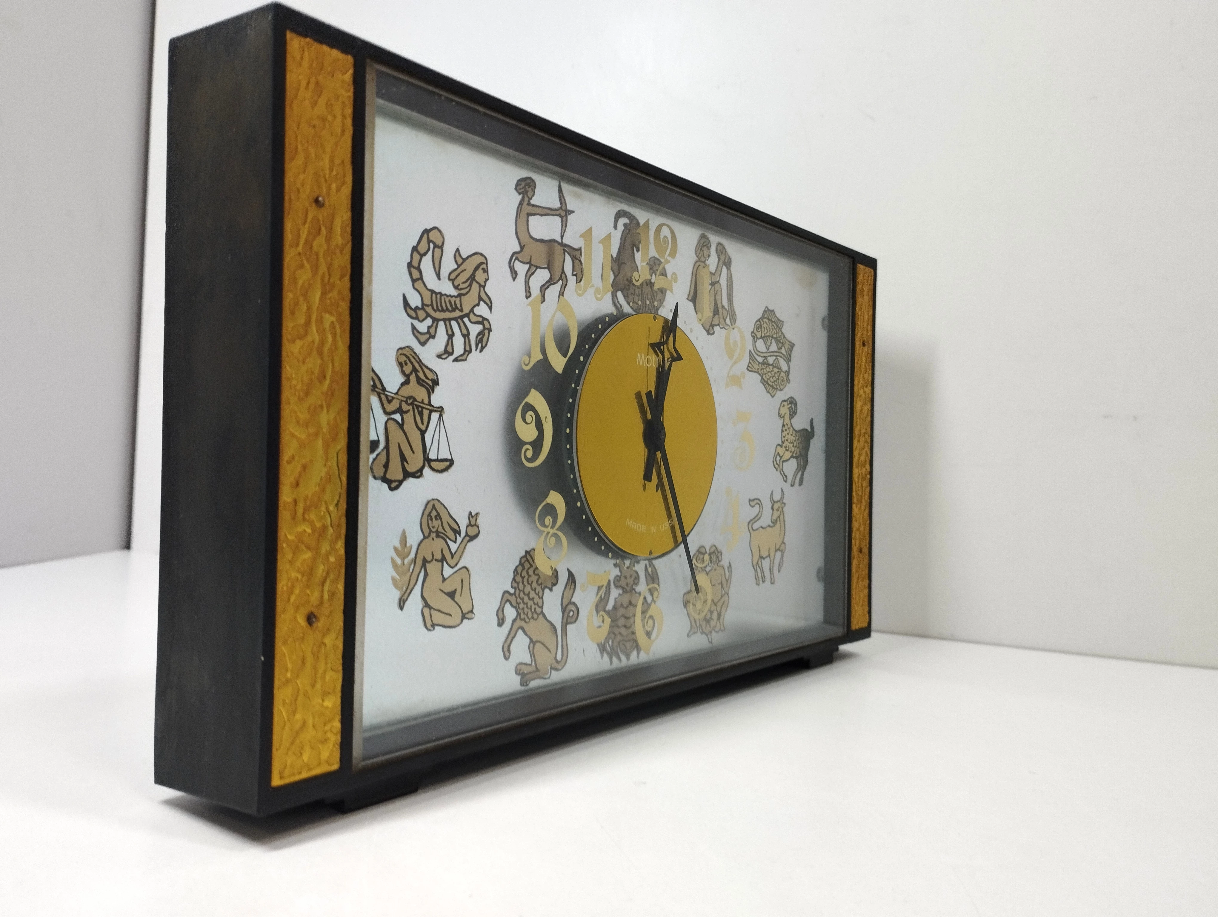 stary-zegar-kominkowy-molnija-znaki-zodiaku-ccc-stan-nie-wymaga-renowacji