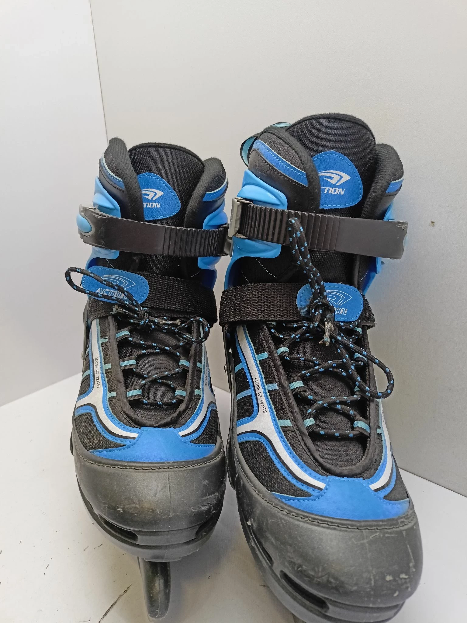 lyzwy-action-ice-skates-niebiesko-czarne-marka-action