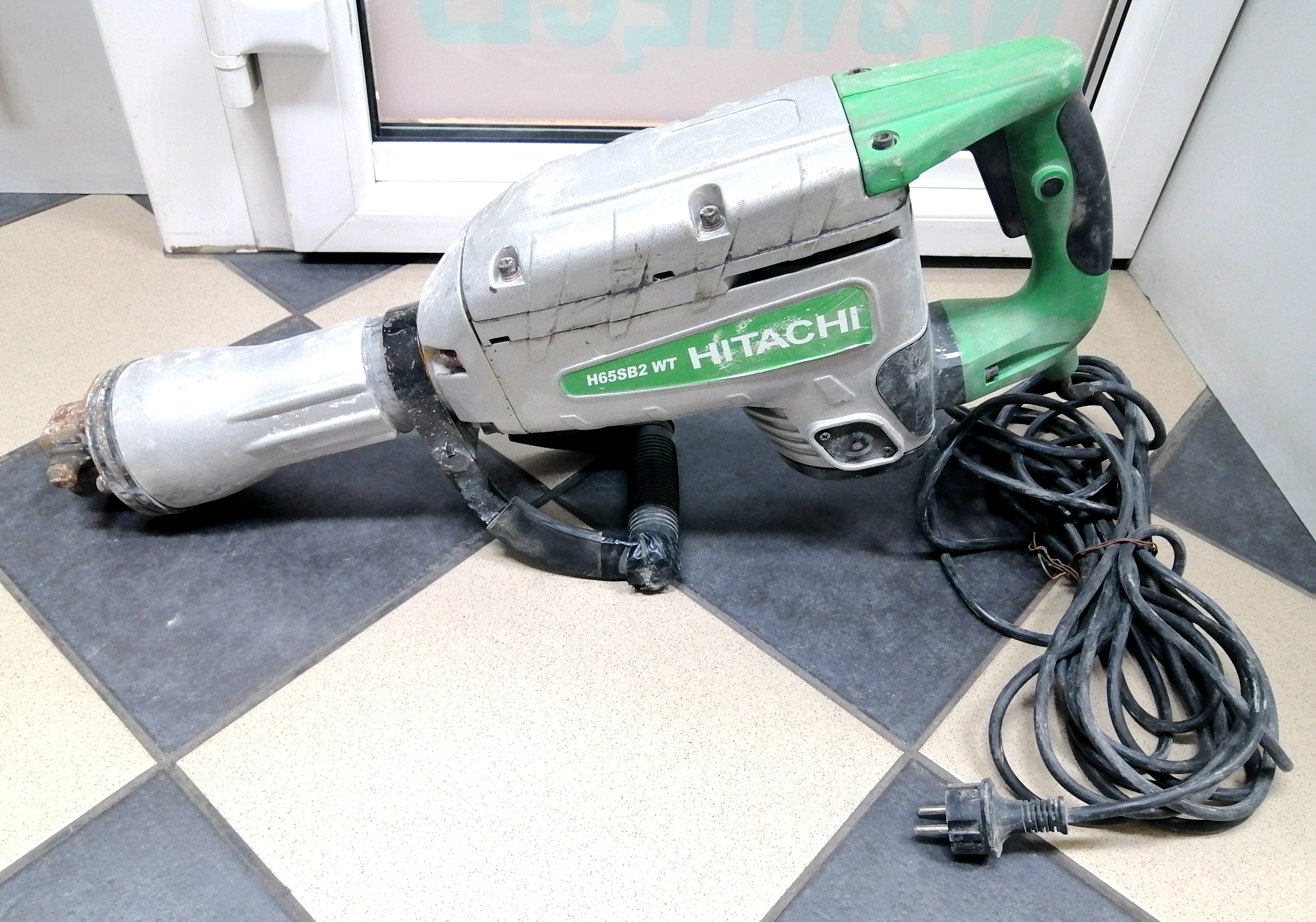 mlot-wyburzeniowy-hitachi-h65sb2-wt-walizka-stan-uzywany