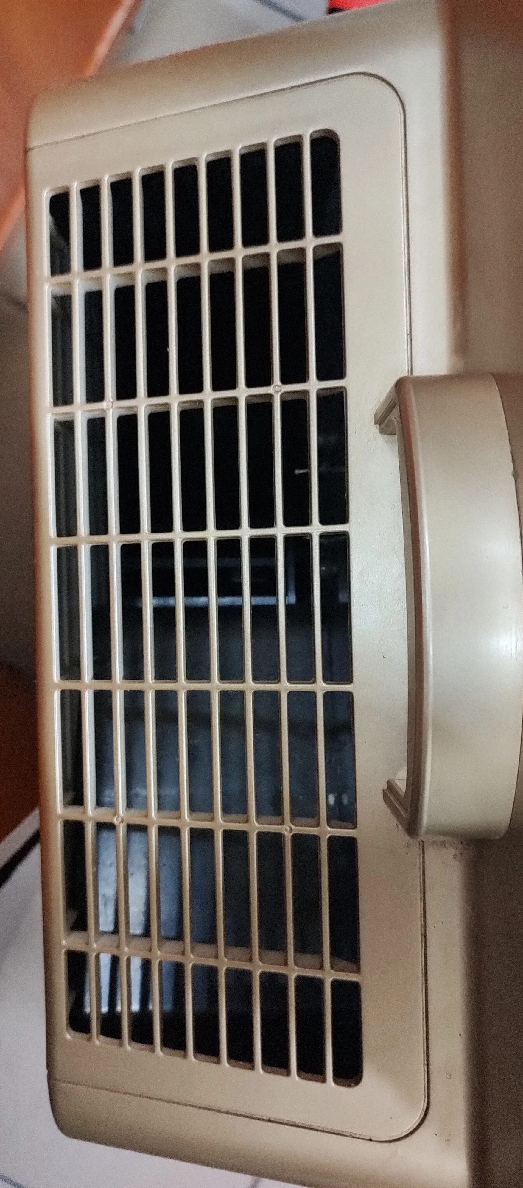 oczyszczacz-powietrza-klarta-forste-3pilot-kolor-dominujacy-bialy