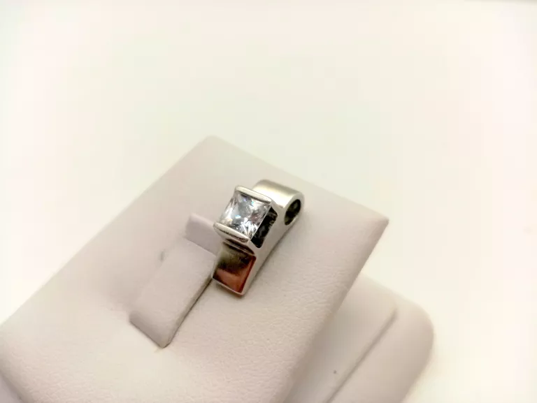 srebrna-zawieszka-z-kamykiem-925-303g-ean-gtin-9003149737722