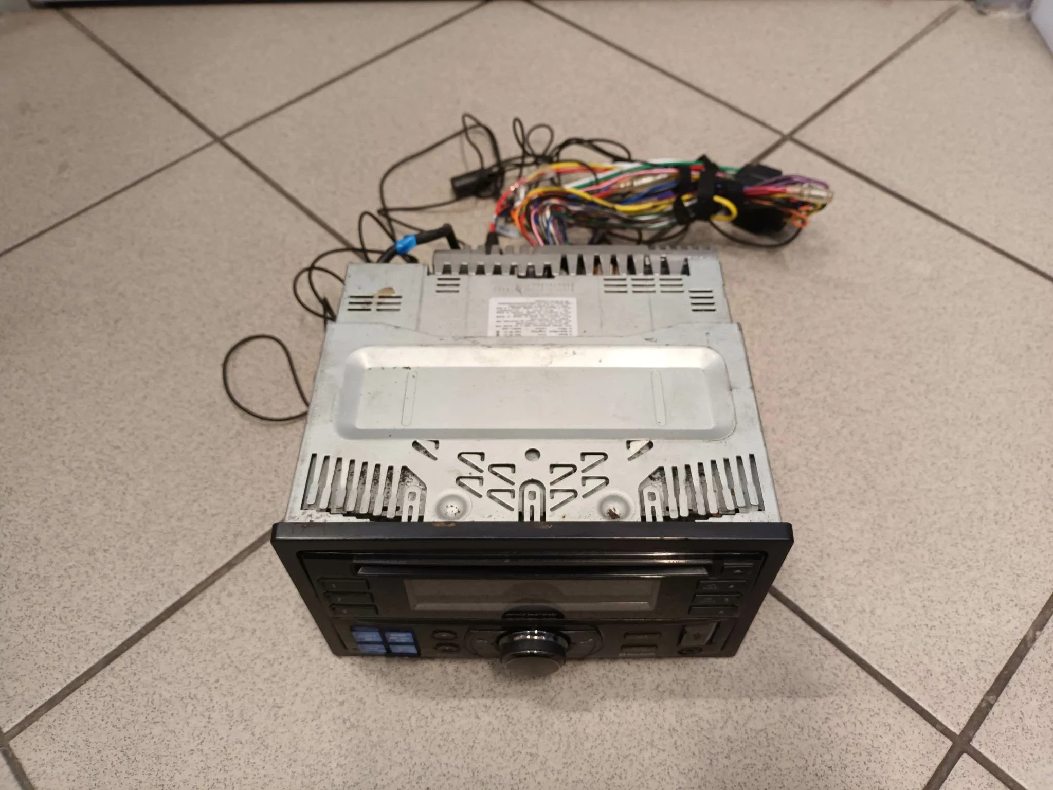 radioodtwarzacz-cd-mp3-alpine-2-din-cde-w235bt-marka-alpine