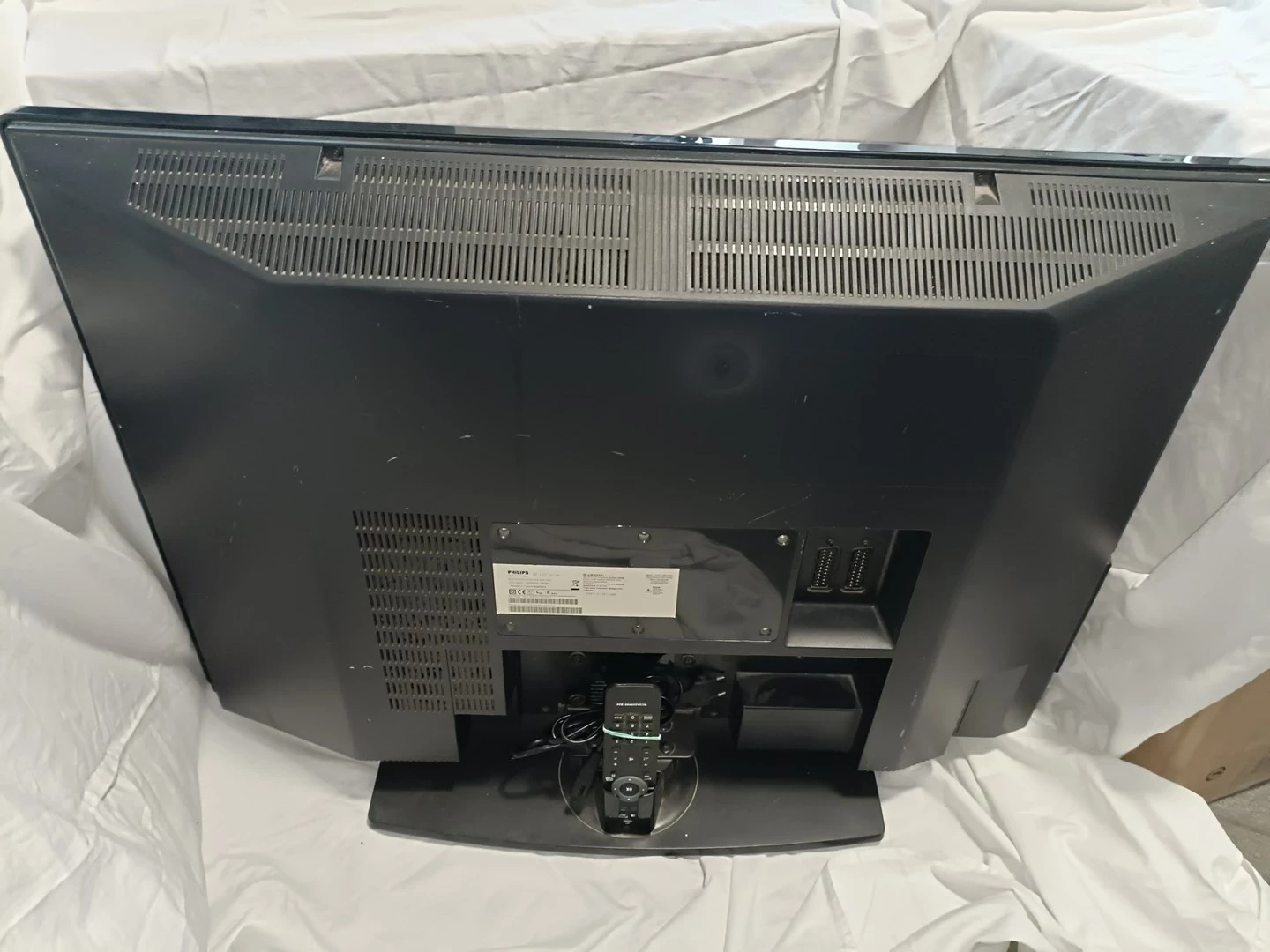 telewizor-philips-slc7-ean-gtin-8712581633530