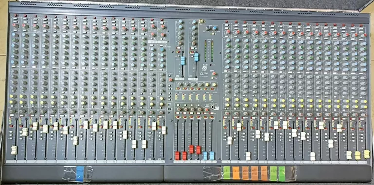ALLEN HEATH GL 2200