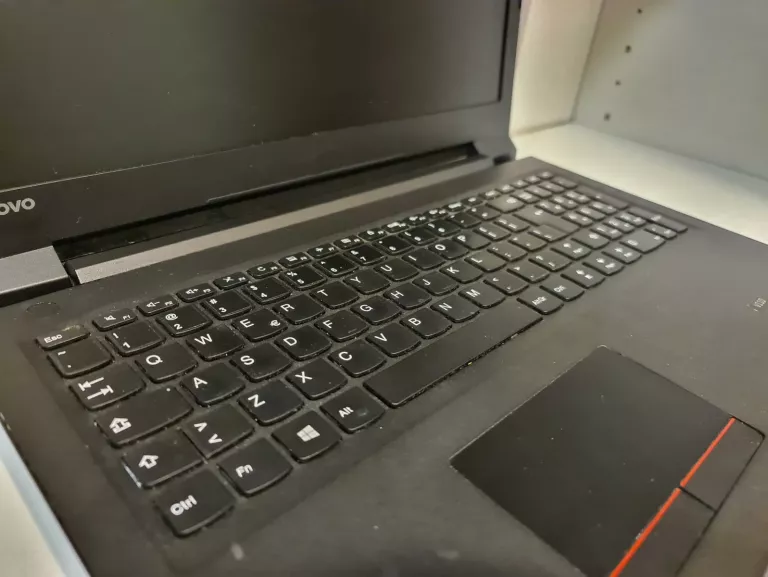 LAPTOP LENOVO V110-15IKB 15,6 I5/8GB RAM/256GB SS