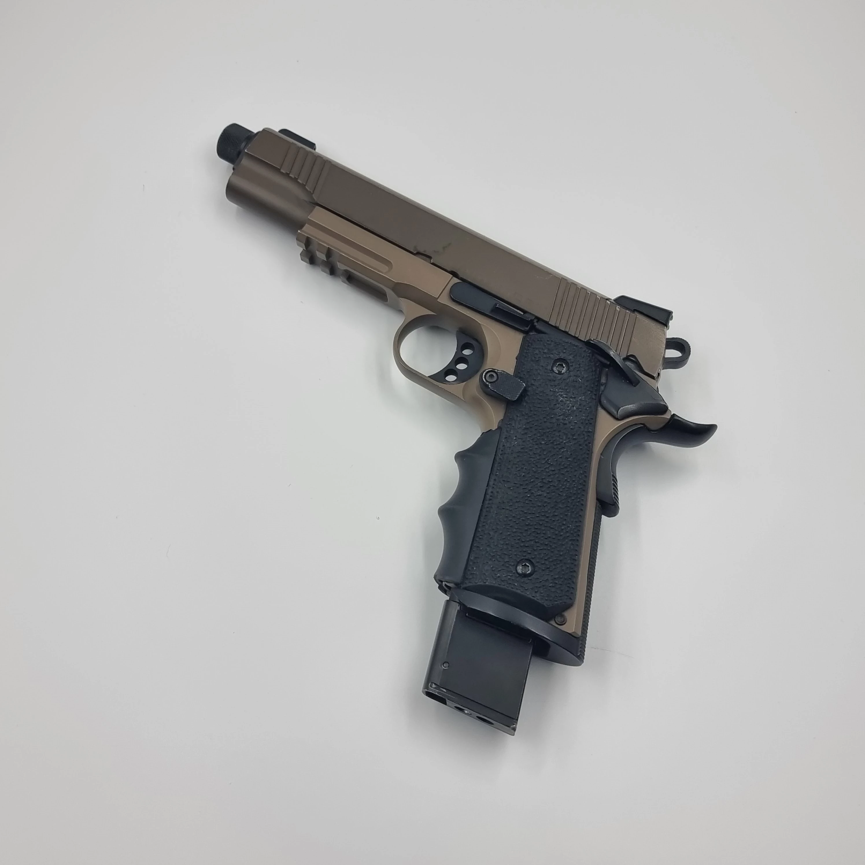 pistolet-wiatrowka-army-r32-sandstorm-pl-jozefa-pilsudskiego-92-gniezno